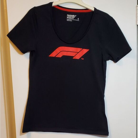 Small Formula 1 Licensed Black T-Shirt with Red Logo - Picture 1 of 6